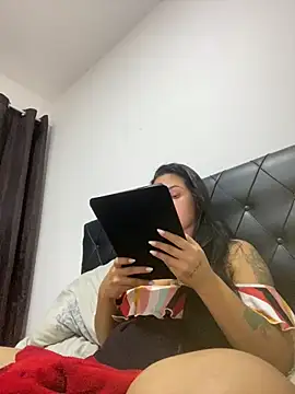 Snapshot of Nini_ chatting on February 13, 2026, 6:19 pm Nini online show from February 13, 2026, 6:19 pm