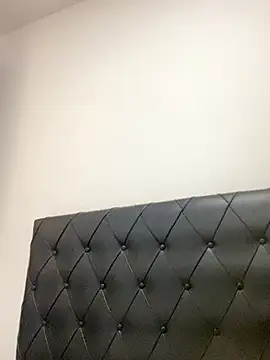 Snapshot of Nini_ chatting on December 21, 2025, 2:30 pm Nini online show from December 21, 2025, 2:30 pm