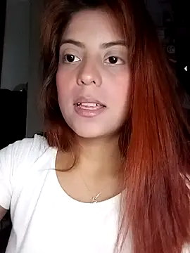 mia hottie2210 online show from January 8, 2026, 12:27 am