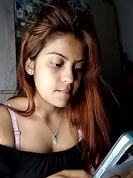 mia hottie2210 online show from January 11, 2026, 2:40 am