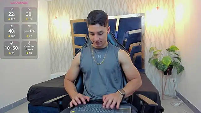 Snapshot of Noah_Clarkk chatting on April 27, 2026, 5:11 pm Noah Clarkk online show from April 27, 2026, 5:11 pm