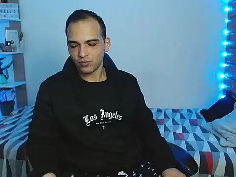 MaaX2330 online show from December 18, 2025, 2:43 pm