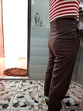 Snapshot of Sweet-Berryy chatting on March 18, 2026, 1:31 am Sweet-Berryy online show from March 18, 2026, 1:31 am