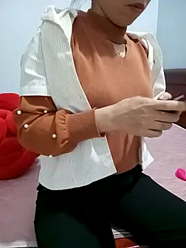 Sweet-Berryy online show from February 14, 2026, 11:05 pm