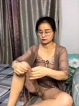 yunyun52012 online show from January 7, 2026, 11:37 am