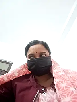 Miya mona online show from January 9, 2026, 3:41 pm