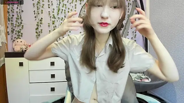 Snapshot of Yoonhee_ki chatting on May 3, 2026, 3:04 pm Yoonhee ki online show from May 3, 2026, 3:04 pm