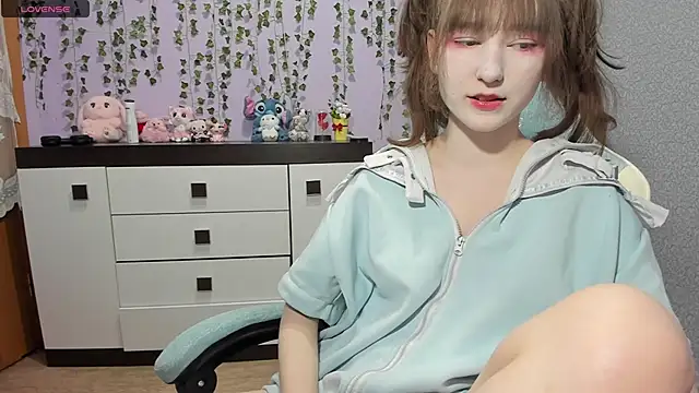 Snapshot of Yoonhee_ki chatting on May 10, 2026, 8:33 pm Yoonhee ki online show from May 10, 2026, 8:33 pm