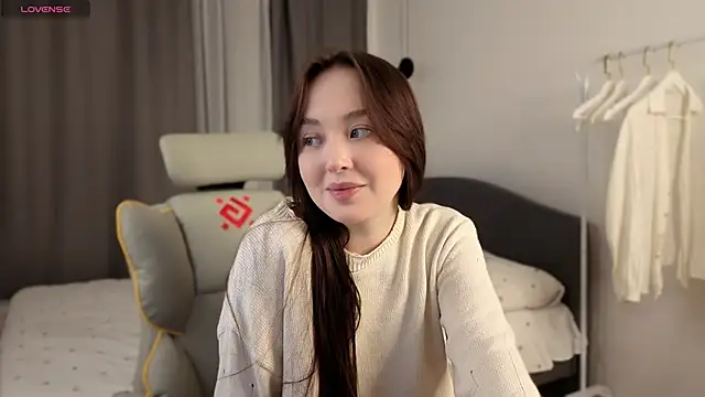 Snapshot of fallin_lovee chatting on February 20, 2026, 8:00 pm fallin lovee online show from February 20, 2026, 8:00 pm