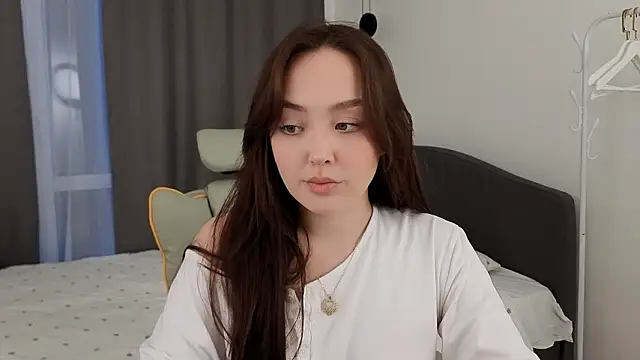 fallin lovee online show from March 10, 2026, 1:15 pm