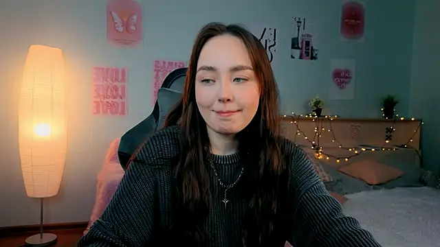 Snapshot of fallin_lovee chatting on February 2, 2026, 7:35 pm fallin lovee online show from February 2, 2026, 7:35 pm