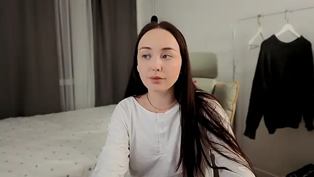 Snapshot of fallin_lovee chatting on February 27, 2026, 7:46 pm fallin lovee online show from February 27, 2026, 7:46 pm