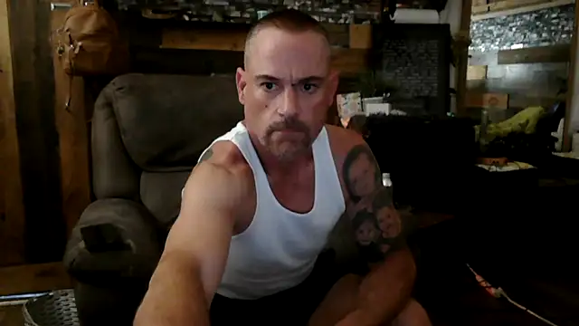 MISTERANDDEMI online show from May 21, 2026, 8:44 am