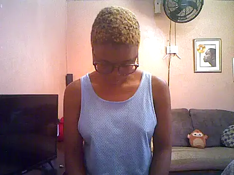 QUEENSasha27 online show from January 6, 2026, 10:41 am