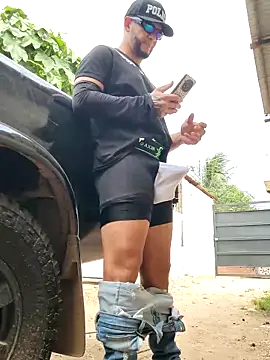 Snapshot of PIGHIGHDIRTY_p0 chatting on February 25, 2026, 6:41 pm PIGHIGHDIRTY p0 online show from February 25, 2026, 6:41 pm