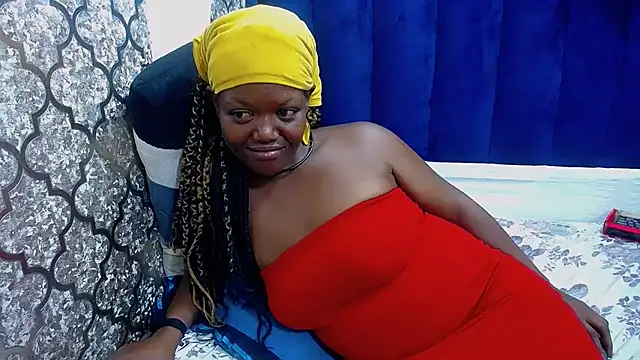 Snapshot of DarkBeauty33 chatting on January 11, 2026, 7:32 pm DarkBeauty33 online show from January 11, 2026, 7:32 pm