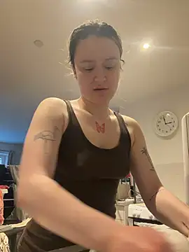 LilyLuck  online show from February 5, 2026, 2:02 pm