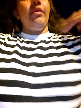 Ivy enjoy online show from April 13, 2026, 1:42 am