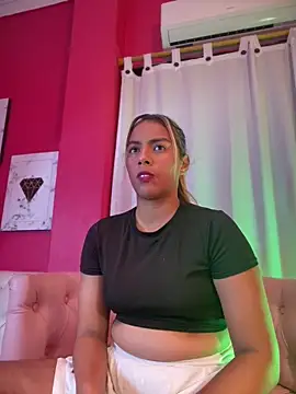 MiaSizzle online show from February 1, 2026, 7:56 pm