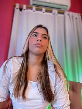 MiaSizzle online show from February 4, 2026, 1:28 pm