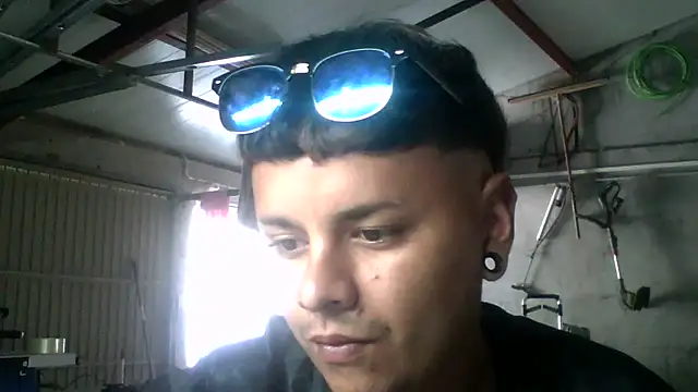 Snapshot of Sickbooy69 chatting on April 22, 2026, 12:12 pm Sickbooy69 online show from April 22, 2026, 12:12 pm