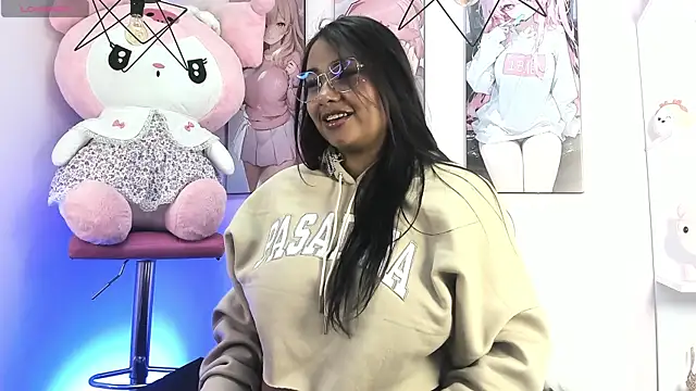 Snapshot of tinna_noa chatting on April 7, 2026, 2:57 am tinna noa online show from April 7, 2026, 2:57 am