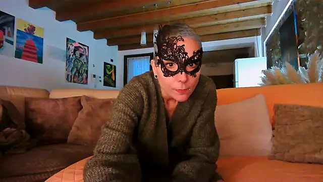 ErotiKat online show from February 7, 2026, 4:48 pm