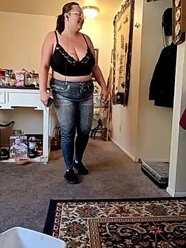 pinkcheetah12 online show from May 12, 2026, 2:34 pm