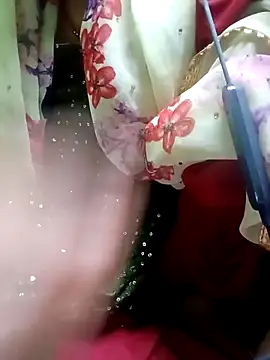 Snapshot of mantraverma chatting on April 13, 2026, 6:28 am mantraverma online show from April 13, 2026, 6:28 am