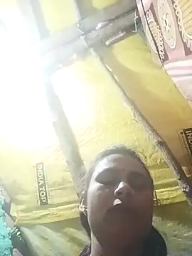 Snapshot of Cuty_priti chatting on March 27, 2026, 12:08 am Cuty priti online show from March 27, 2026, 12:08 am