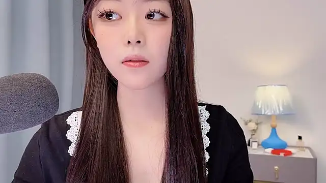 smalldaisy online show from April 25, 2026, 2:03 am