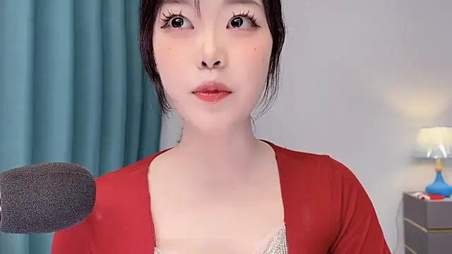 smalldaisy online show from May 8, 2026, 2:26 am