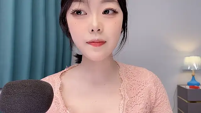 smalldaisy online show from May 9, 2026, 2:37 am