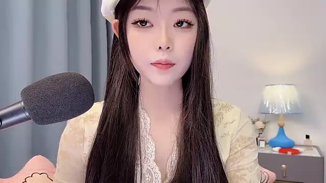 smalldaisy online show from April 24, 2026, 2:46 am
