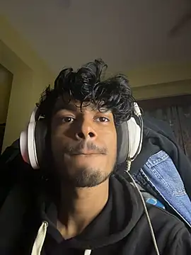 Snapshot of tooexpensive chatting on February 9, 2026, 5:55 pm tooexpensive online show from February 9, 2026, 5:55 pm