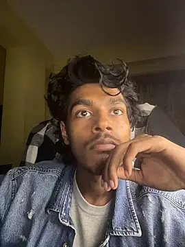 Snapshot of tooexpensive chatting on February 6, 2026, 4:03 pm tooexpensive online show from February 6, 2026, 4:03 pm