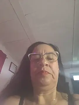 Snapshot of KiaraFoster chatting on May 20, 2026, 11:29 am KiaraFoster online show from May 20, 2026, 11:29 am