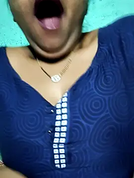 Snapshot of Eashita_01 chatting on February 12, 2026, 9:14 pm Eashita 01 online show from February 12, 2026, 9:14 pm