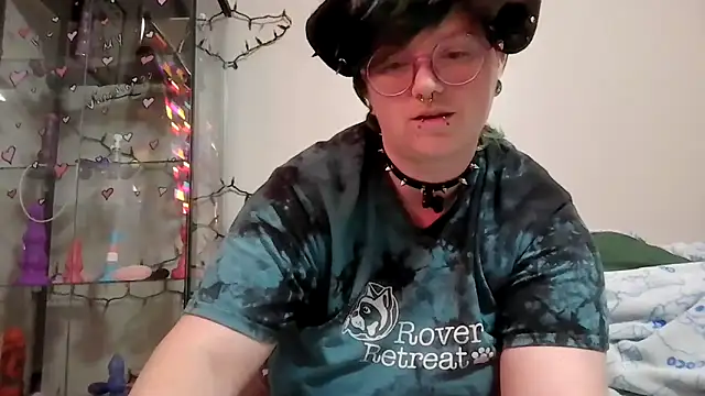 Snapshot of Pupghostt chatting on February 16, 2026, 3:21 pm Pupghostt online show from February 16, 2026, 3:21 pm