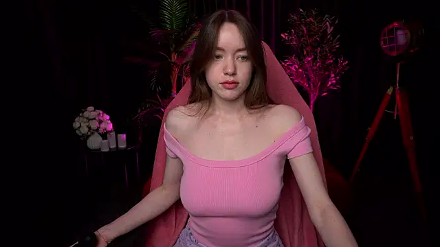 Velouraa online show from February 27, 2026, 10:31 pm