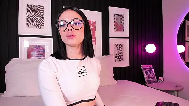 leslie thompson online show from January 5, 2026, 7:28 pm