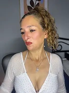 JennaMilf  online show from May 11, 2026, 6:05 pm