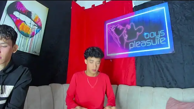 Snapshot of Pleasure_boys_hot chatting on January 9, 2026, 7:10 pm Pleasure boys hot online show from January 9, 2026, 7:10 pm