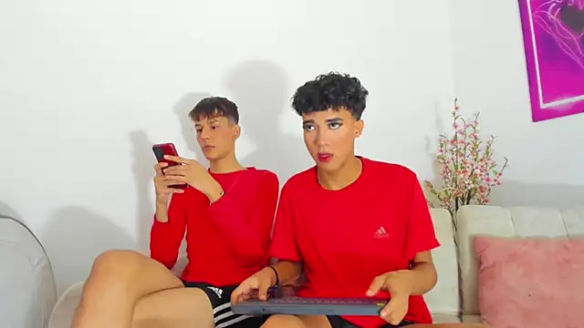 Snapshot of Pleasure_boys_hot chatting on December 20, 2025, 9:17 pm Pleasure boys hot online show from December 20, 2025, 9:17 pm