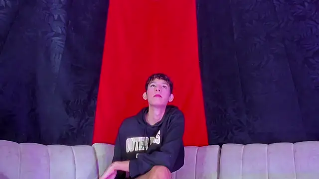 Snapshot of Pleasure_boys_hot chatting on February 20, 2026, 7:05 pm Pleasure boys hot online show from February 20, 2026, 7:05 pm