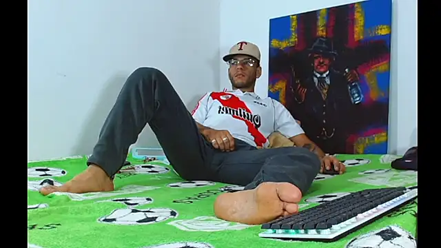 Snapshot of Alphamaster_92 chatting on April 5, 2026, 12:28 am Alphamaster 92 online show from April 5, 2026, 12:28 am