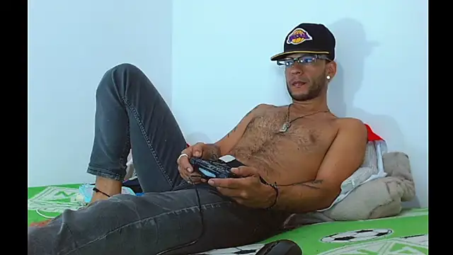 Snapshot of Alphamaster_92 chatting on April 4, 2026, 4:08 am Alphamaster 92 online show from April 4, 2026, 4:08 am