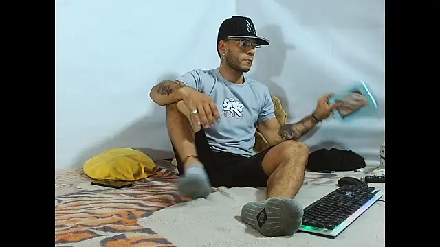 Snapshot of Alphamaster_92 chatting on March 6, 2026, 8:26 pm Alphamaster 92 online show from March 6, 2026, 8:26 pm