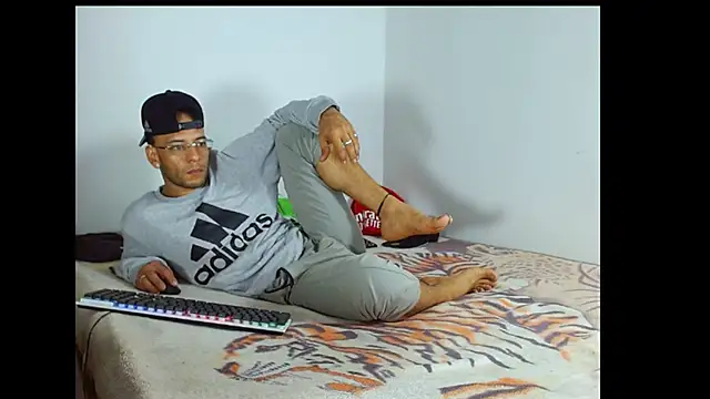 Snapshot of Alphamaster_92 chatting on April 14, 2026, 5:01 am Alphamaster 92 online show from April 14, 2026, 5:01 am