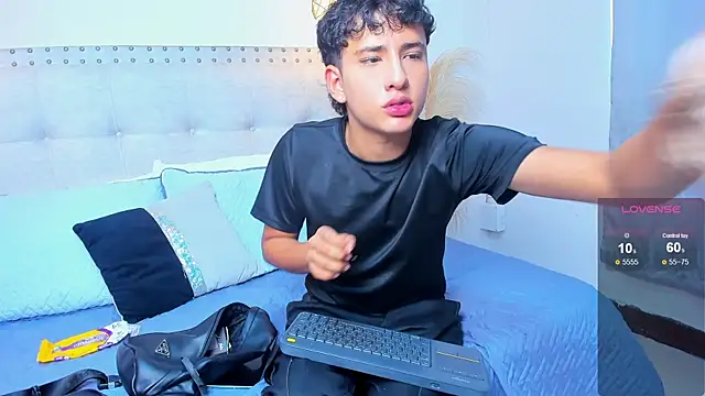 niko cute18 online show from January 9, 2026, 8:05 pm